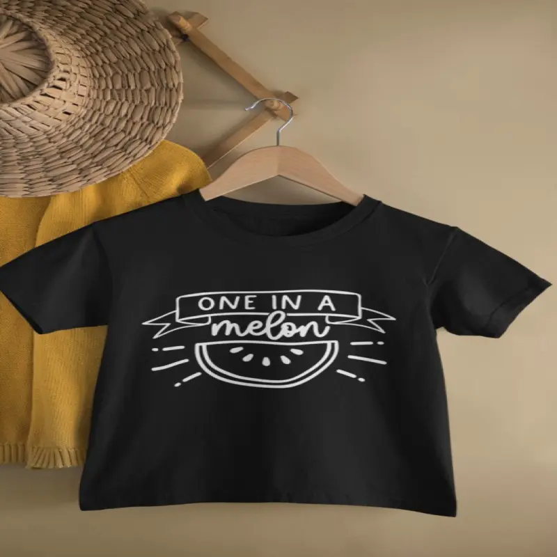 One in a melon, tricou cu mesajv