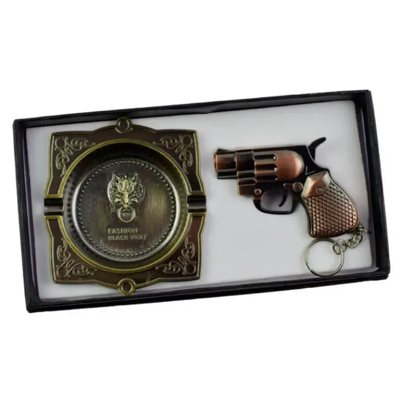 Set cadou scrumiera metal cu breloc bricheta in forma de pistol